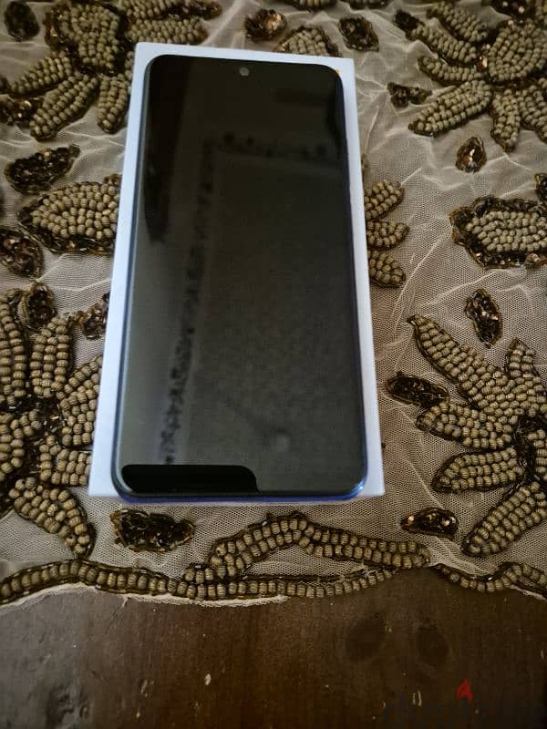 Redmi note 10s good condition with 33w original charger ram 8 128G 3