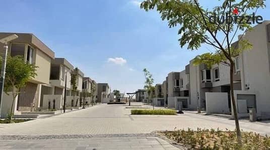 For sale, middle townhouse, immediate receipt and installments over 7 years, in Hyde Park Compound, behind Palm Hills Golf, directly facing Al Gezira