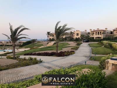 For sale, a chalet at a special price, immediate delivery in the heart of Ain Sokhna, minutes from Porto Sokhna, immediate delivery, first row on the