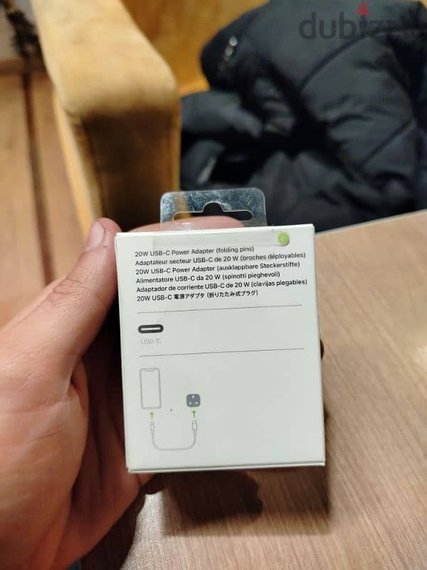 Apple Power Adaptor 20W 1