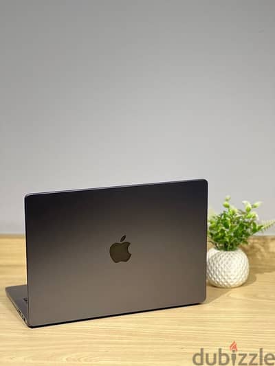 Macbook Pro M4 Pro 2024