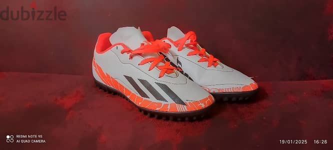 احذيه كره القدم بسعر مناسب و شركه Adidas