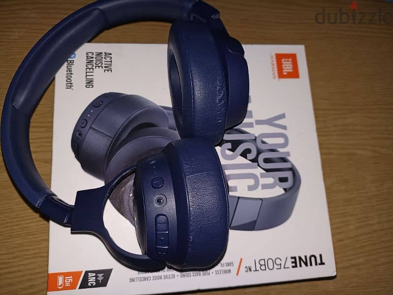 Used JBL 750 Tune Noise Canceling Overear Headsets 1