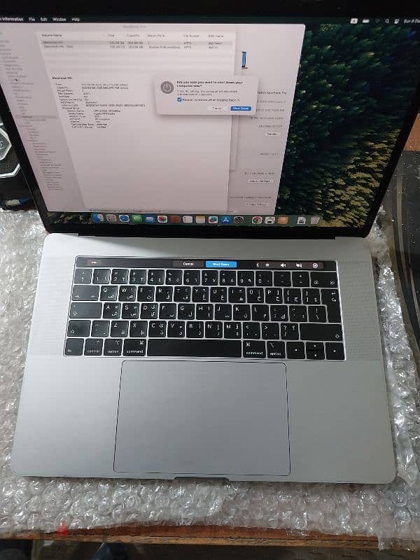 Macbook pro 2019 15-inch A1990 7