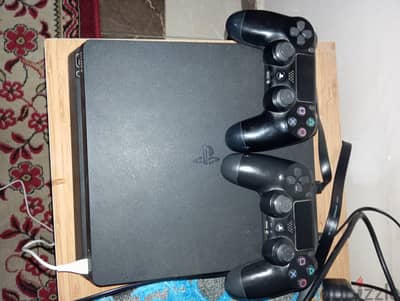 جهاز ps4 كسر زيرو بالدراعين وجميع الالعاب وباقه ساريه