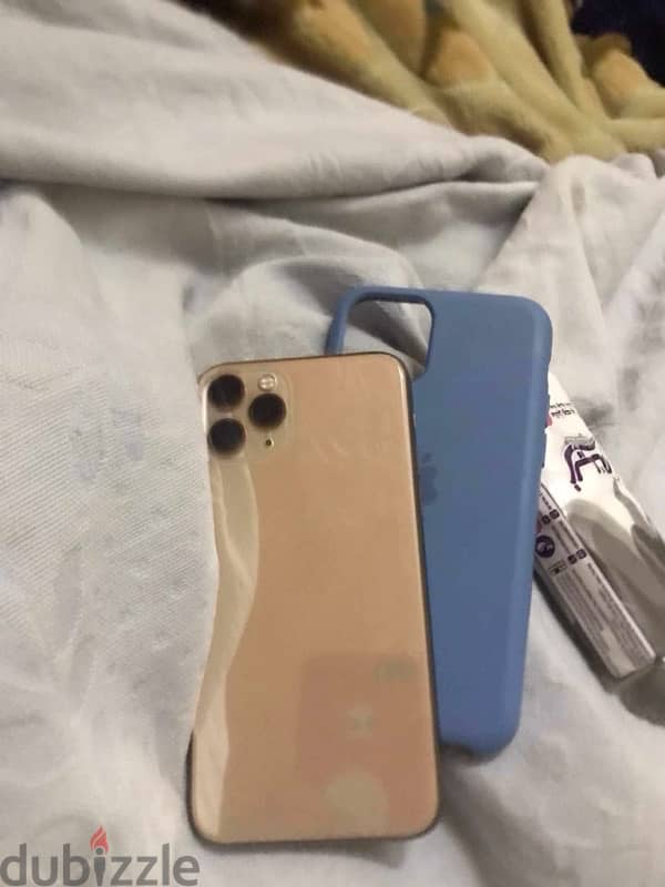 I phone 11 pro 256 GB gold 3