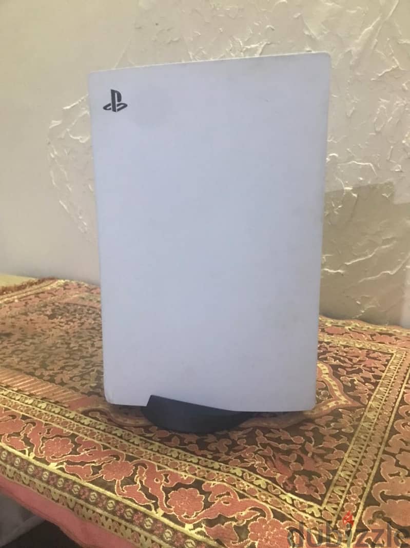 بلايستيشن PS 5  ومعها الاكسسوارات 2