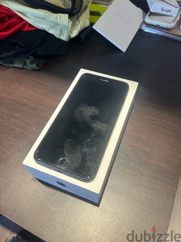 IPhone 7 plus with box (charger and earphones) 2