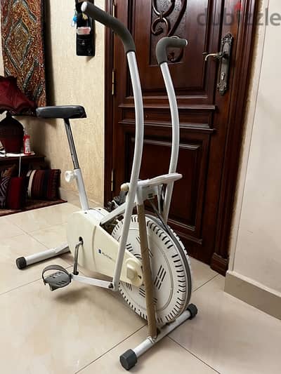 Training Air Bike (great condition) عجلة تمرين - حالة ممتازة