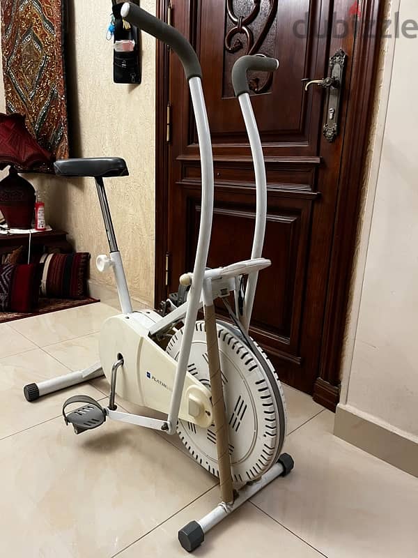 Training Air Bike (great condition) عجلة تمرين - حالة ممتازة 0