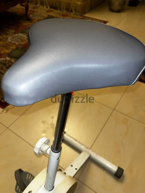 Training Air Bike (great condition) عجلة تمرين - حالة ممتازة 5