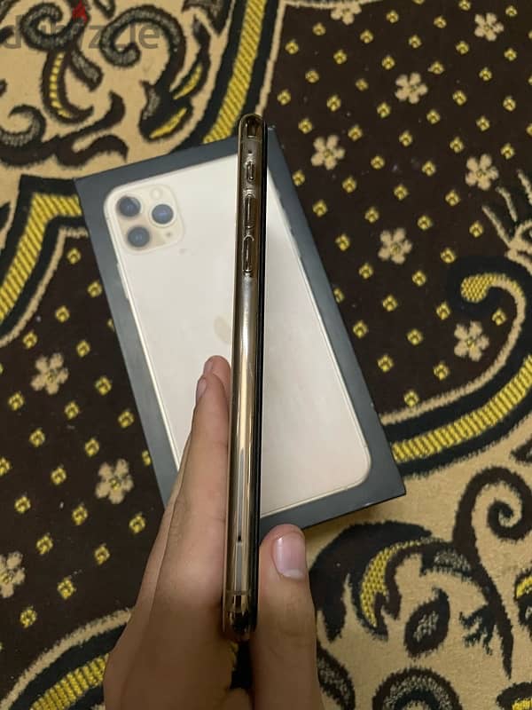 IPhone 11 Pro Max ايفون 2