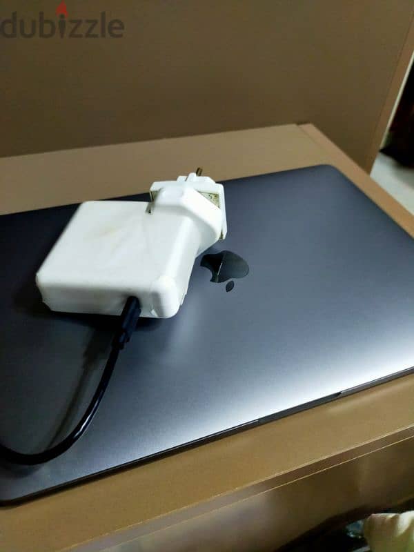 MacBook Pro - Excellent Condition | Comes with Logic Pro X 6