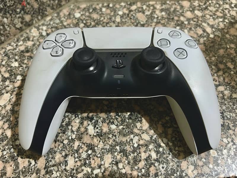 Playstation 5 Fat Digital Edition 2 controllers - PS5 2