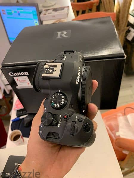 للبيع كاميرا كانون canon r6mark 2 زيرو  مفهاش الهوا معاها كل حاجة 3