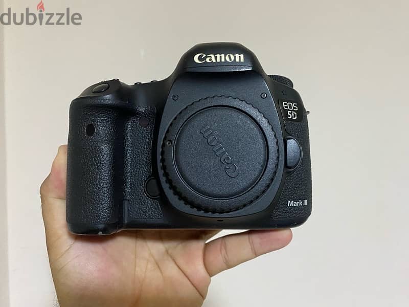 Camera Canon 5D Mark III For sale Like new 4