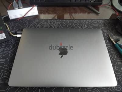 MacBook air m1 512 gb can be used as mac mini or pc (cracked screen)