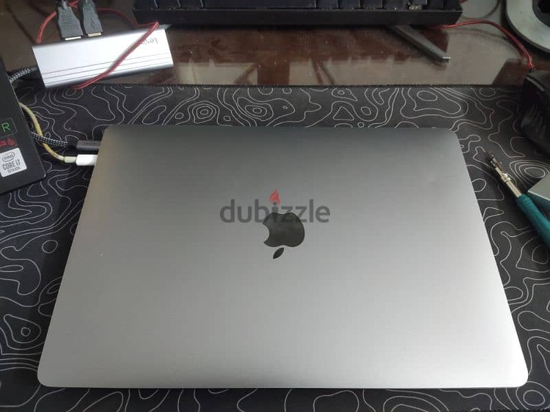 MacBook air m1 512 gb can be used as mac mini or pc (cracked screen) 0