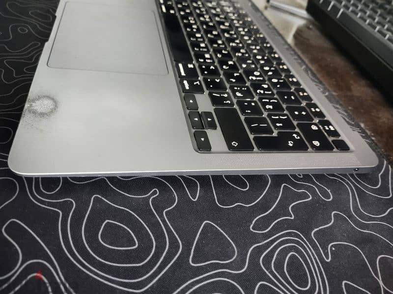 MacBook air m1 512 gb can be used as mac mini or pc (cracked screen) 5