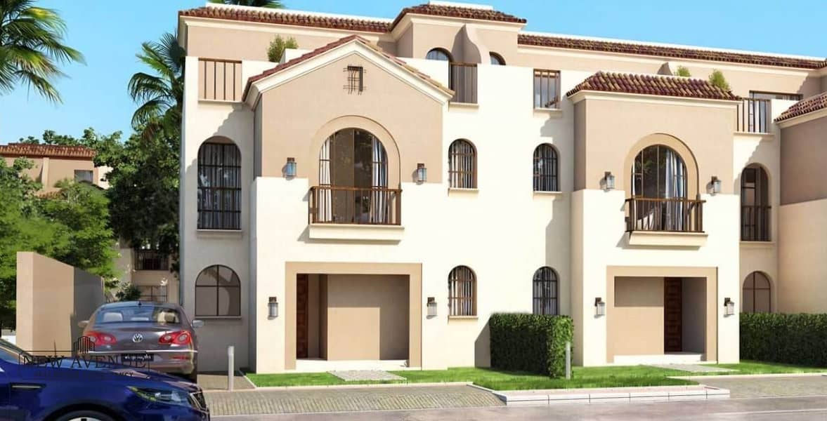 Four bedroom villa in a prime location overlooking green spaces 0