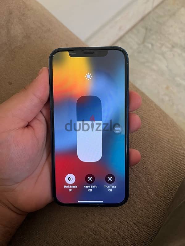 iPhone 12 128gb معاه العلبة و الشاحن 3