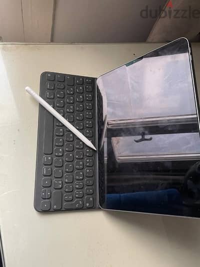 Apple pencil & smart keyboard