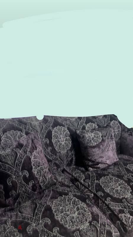 purple couch / كنبة بنفسجي 1