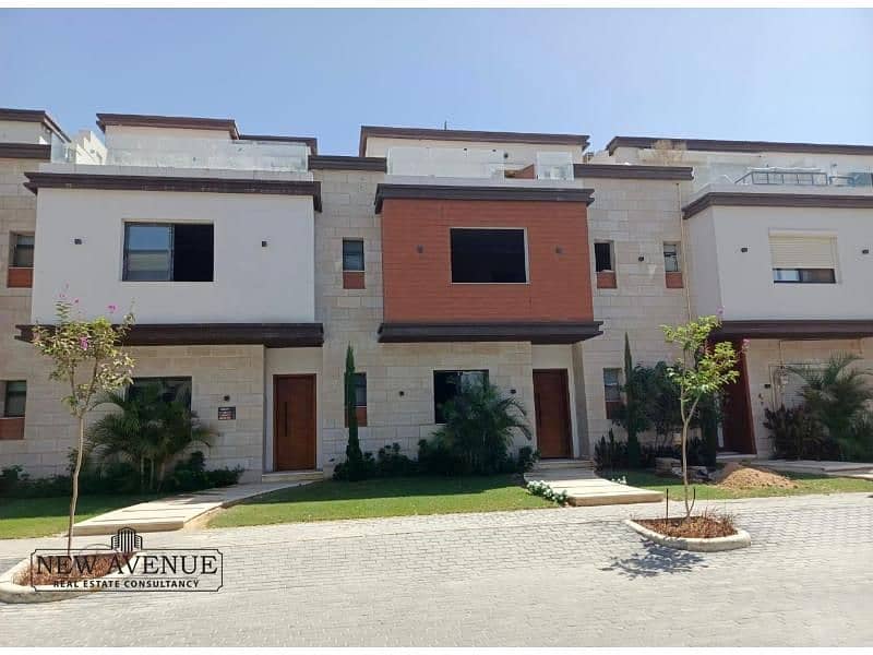 Townhouse middle for sale in  Azzar 1 0