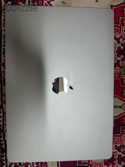 apple MacBook Air  15 inch M2 chip