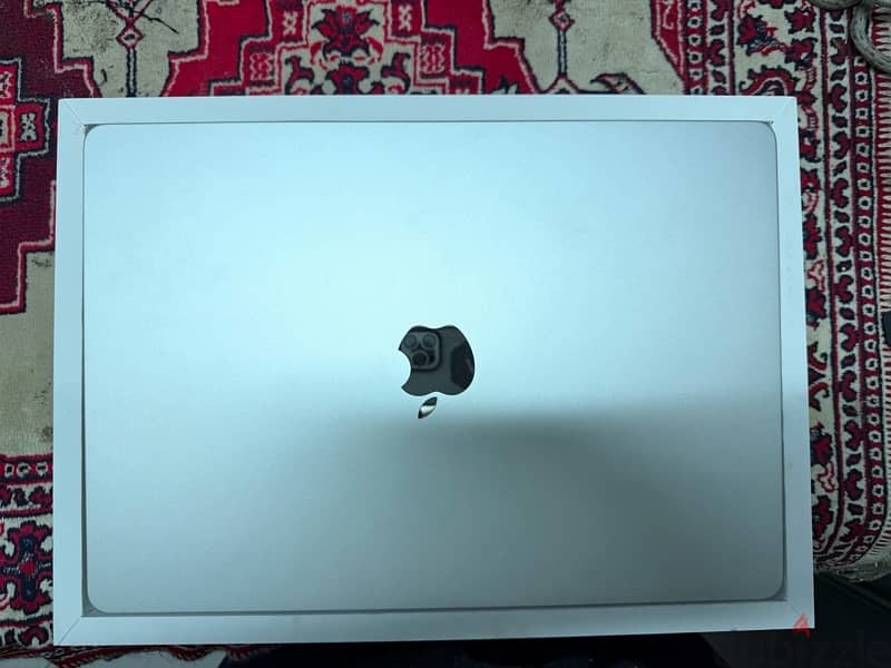 apple MacBook Air  15 inch M2 chip 4