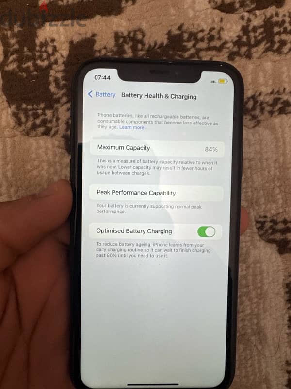 iphone XR 128 gigabytes 6