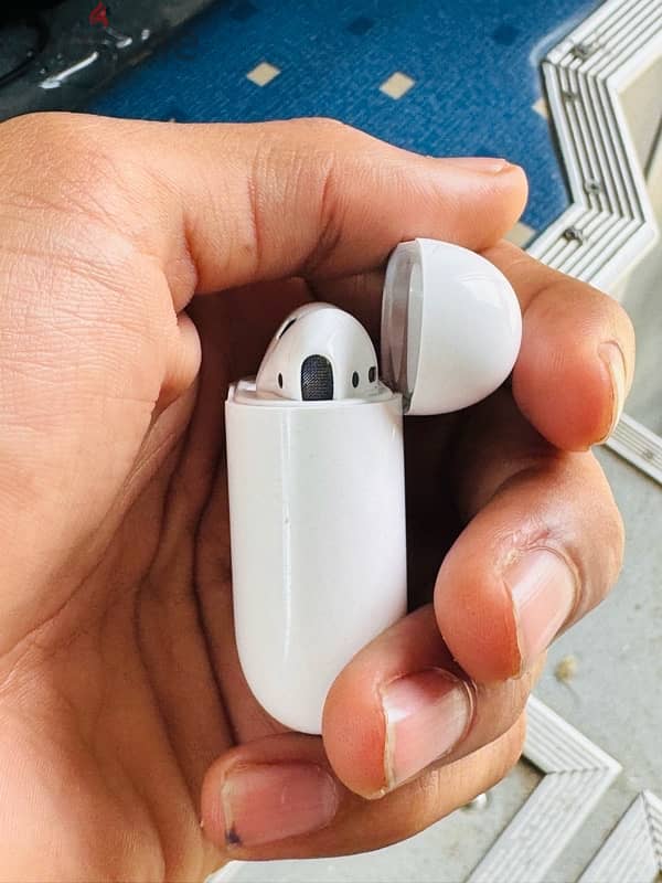 airpods GEN2 (ايربودز الاصدار الثاني ) 3