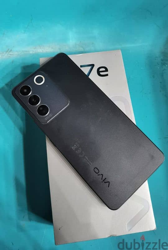 Vivo V27e 1