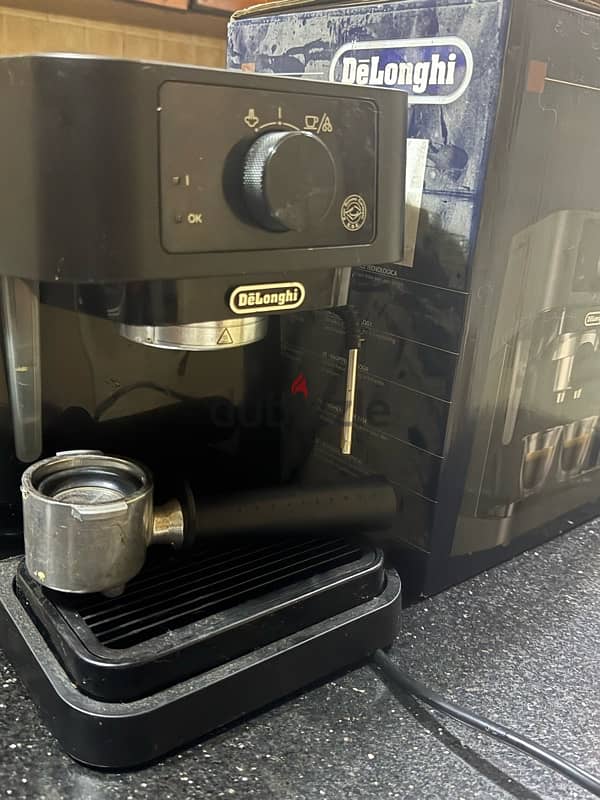 Delonghi coffe machine - as new 4