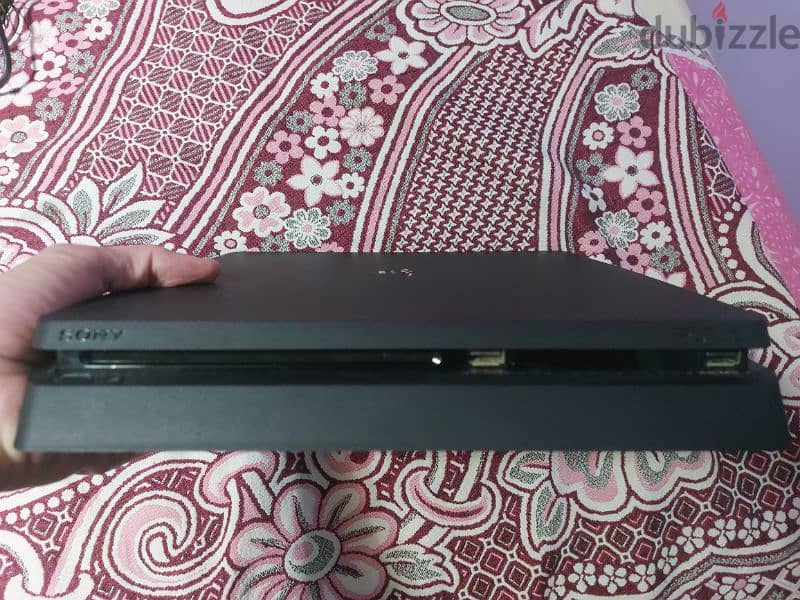 ps 4 slim 2