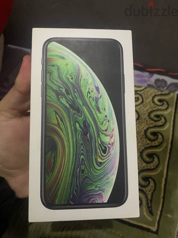 IPhone XS 256GBمعاه كرتونه 12