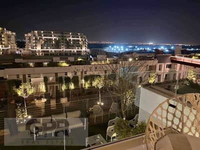 ready to move sky loft penthouse in mountain view new cairo near to AUC and ready to showing