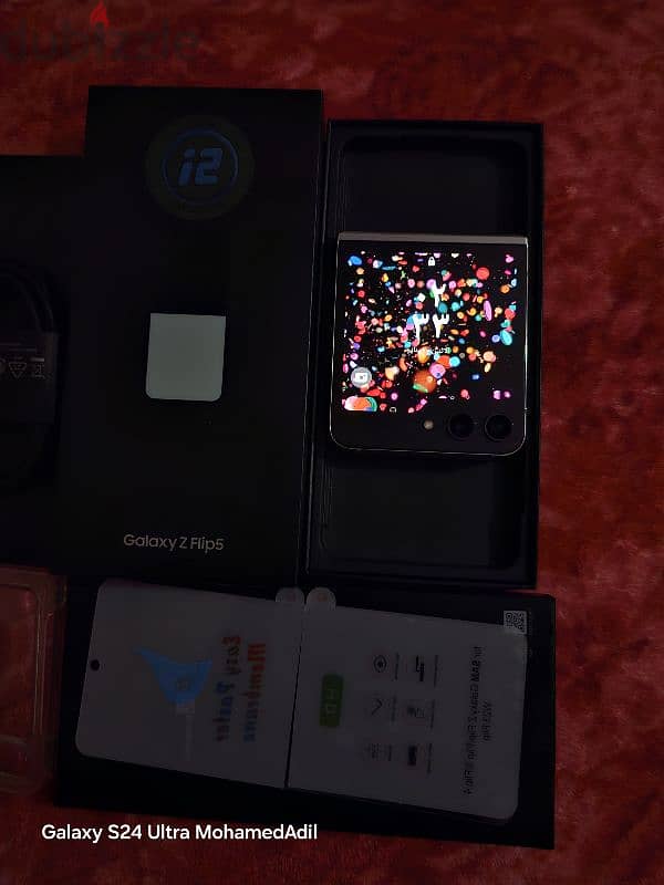 Samsung Z Flip 5 2