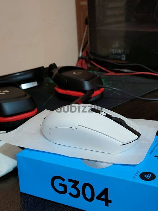 Logitech  G304 wireless mouse 1