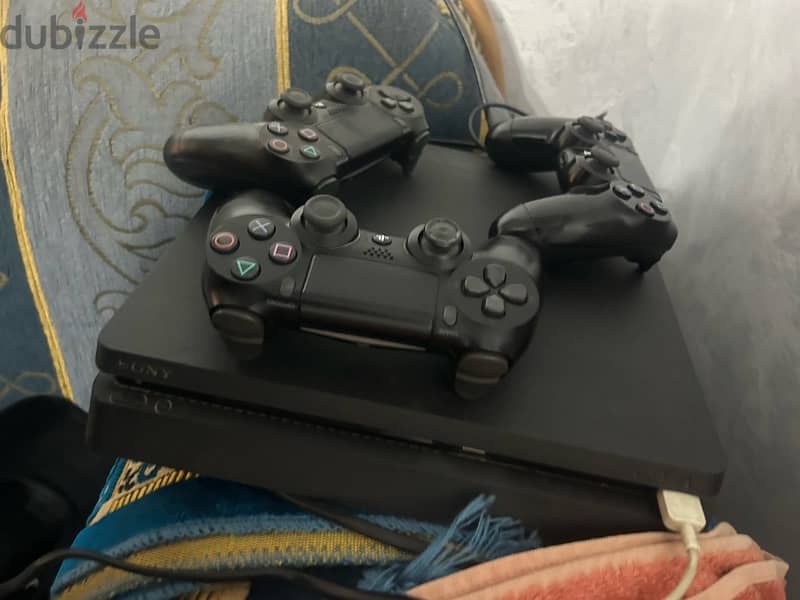 ps4 with 3 controllers 1 tera 1