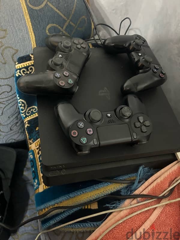 ps4 with 3 controllers 1 tera 2