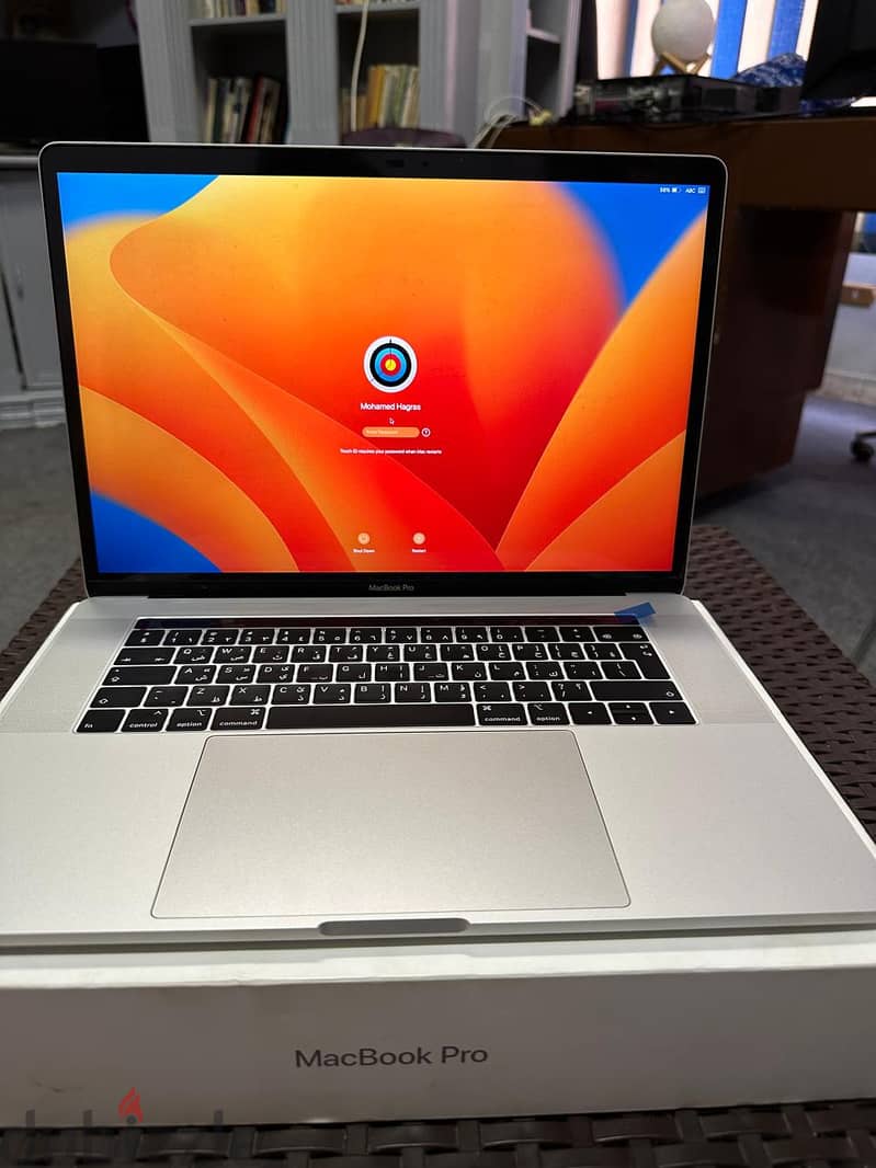 Macbook Pro 2019 15” TouchBar 1