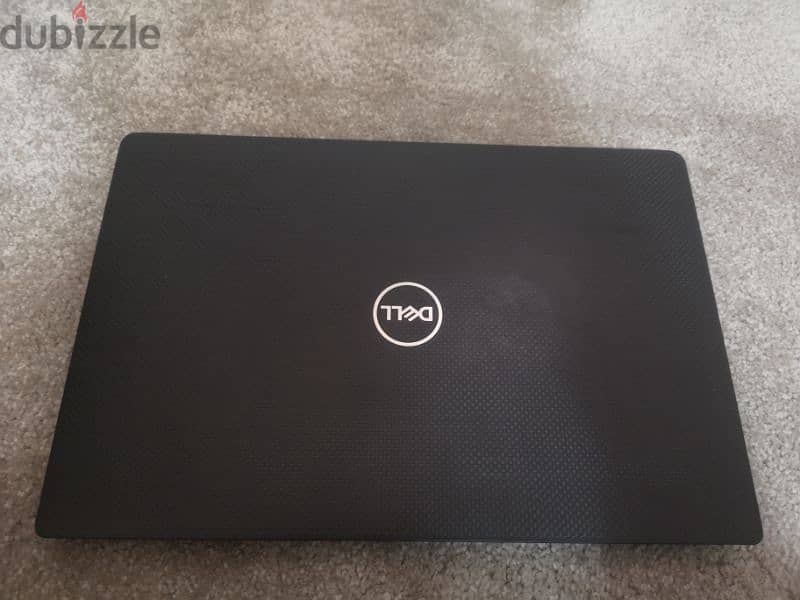 Laptop dell Latitude 7400 1