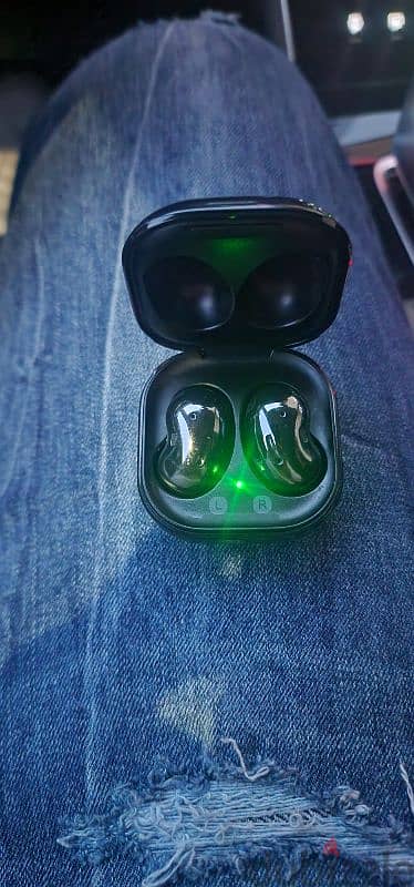 galaxy buds live