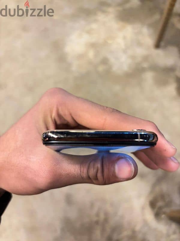 iPhone XS للبيع 4