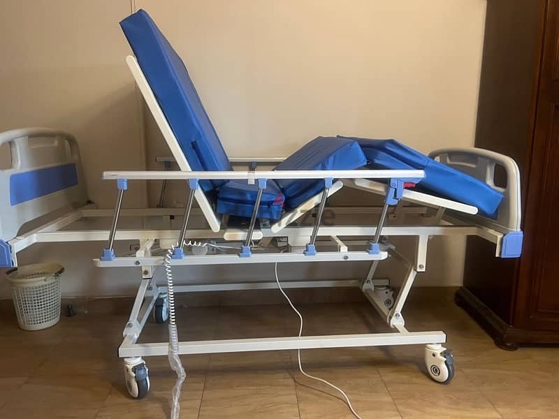 سرير طبي وملحقاته Medical bed 5