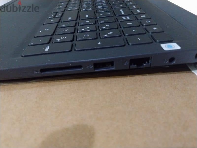 dell vostro 3520 corei5 12th generation fingerprint  as new 4