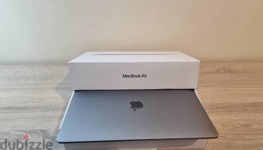 Macbook Air M1 جهاز جديد تماما انتاج ٢٠٢٤ وضمان لشهر ١٠ القادم