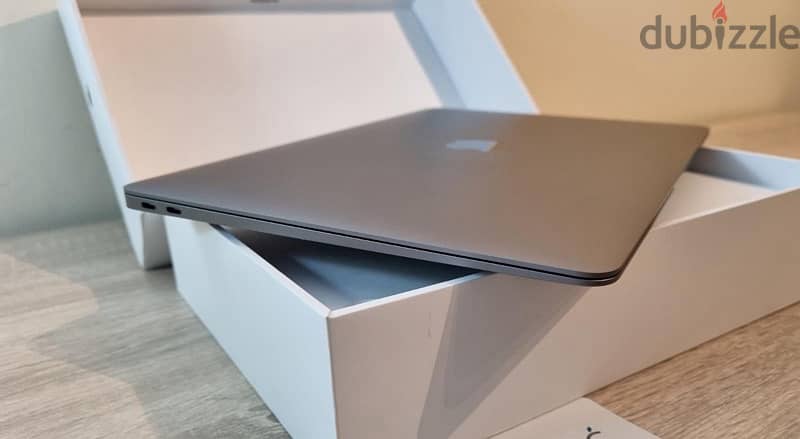 Macbook Air M1 جهاز جديد تماما انتاج ٢٠٢٤ وضمان لشهر ١٠ القادم 1