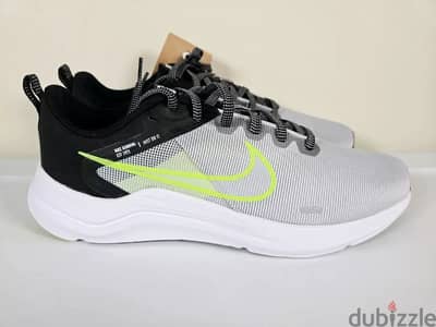 Nike Downshifter 12 Original from Canada غير مستعملة